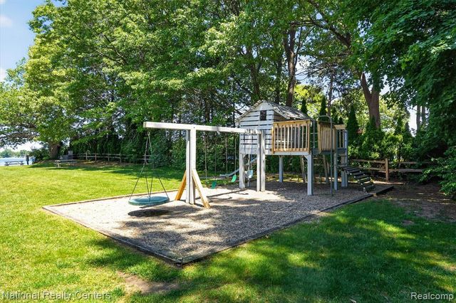 9326 Park Lane, Commerce Twp, MI 48382