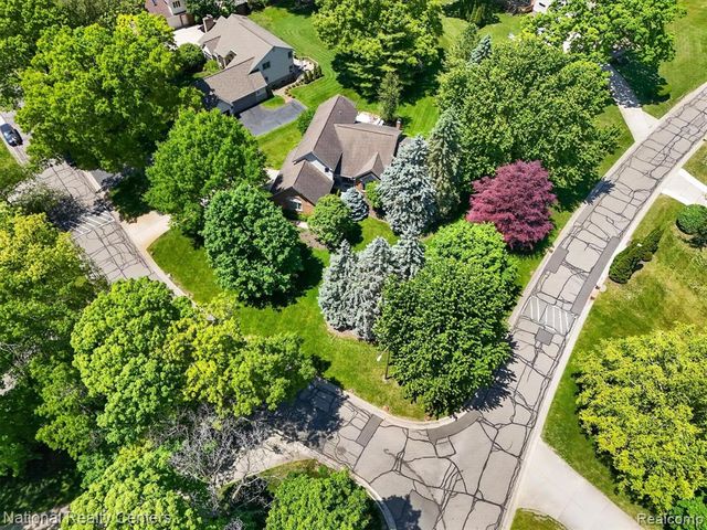 9326 Park Lane, Commerce Twp, MI 48382