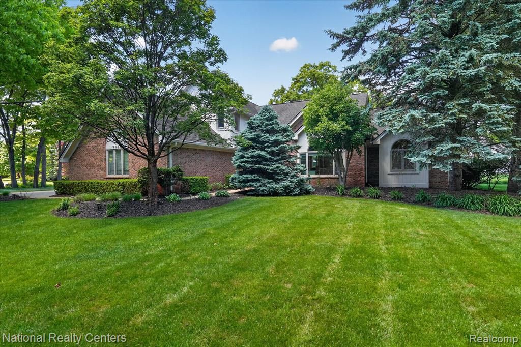 9326 Park Lane, Commerce Twp, MI 48382