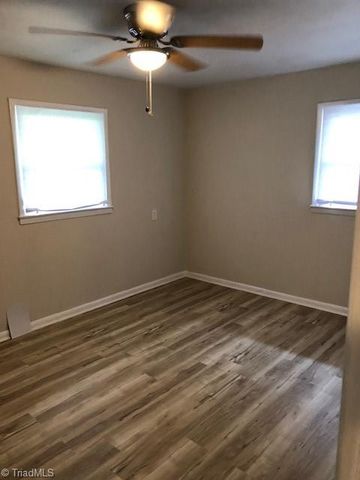 828 Willow Place, High Point, NC 27260