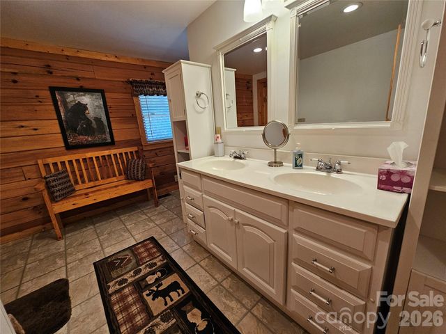 194 Long Ridge Drive, Lake Lure, NC 28746