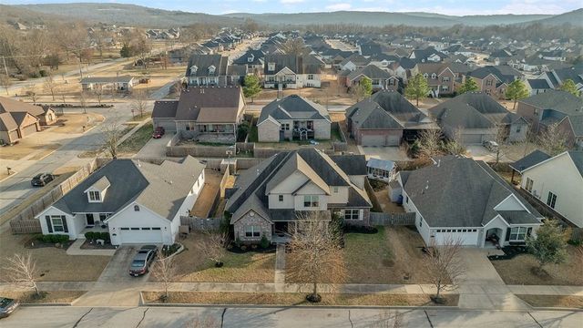 3083 E Royal Drive, Fayetteville, AR 72701