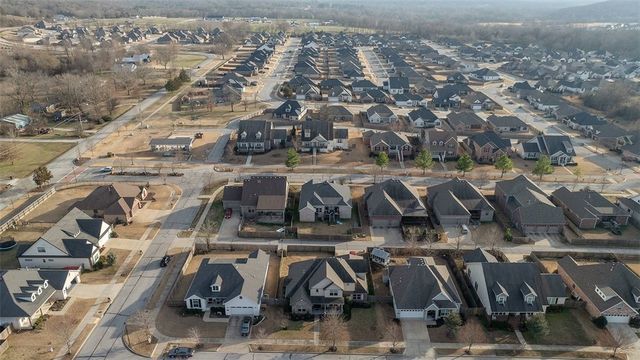 3083 E Royal Drive, Fayetteville, AR 72701