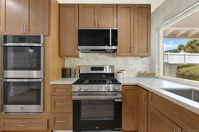 12621 Opimo Dr, San Diego, CA 92128