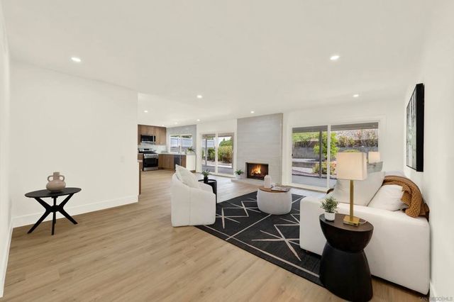 12621 Opimo Dr, San Diego, CA 92128