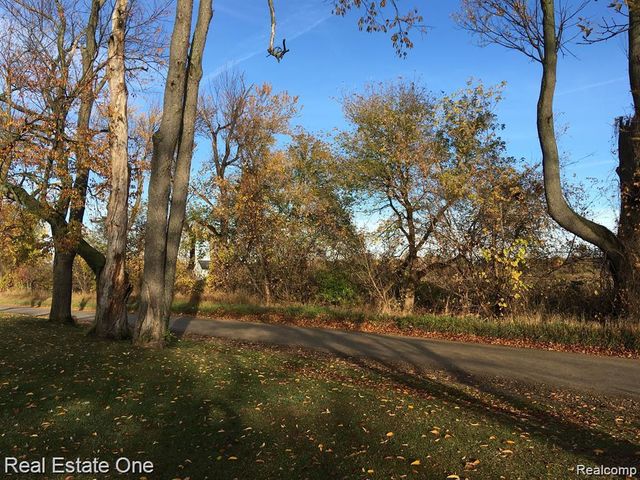 000 Parks, Oakland, MI 48363