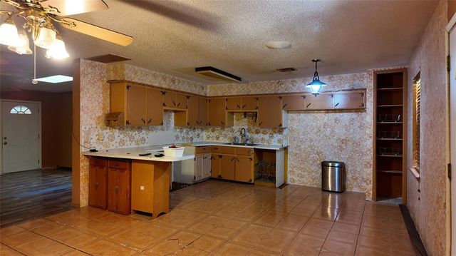 3617 N Hilltop Drive, Sulphur, OK 73086