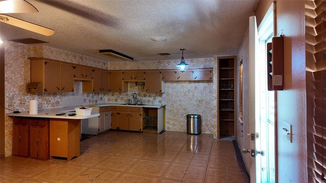 3617 N Hilltop Drive, Sulphur, OK 73086