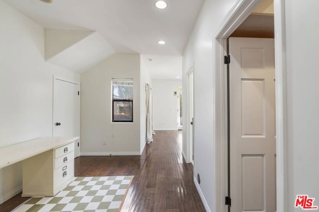 Image 11 of property listing at 12600 Appleton Way, Los Angeles, CA 90066