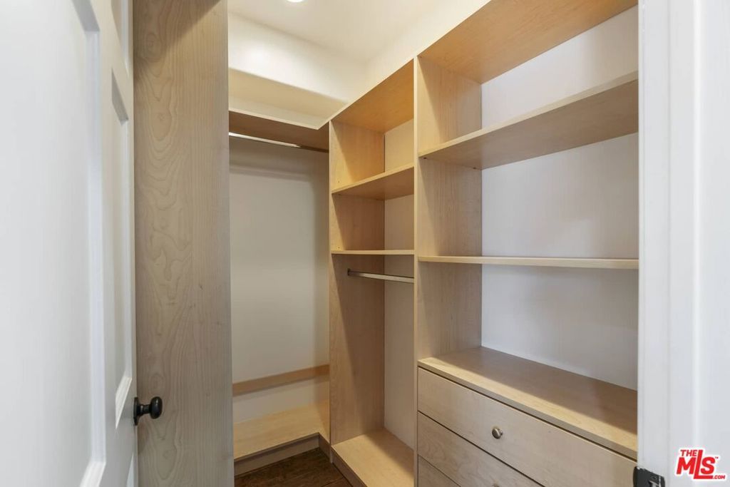 Image 12 of property listing at 12600 Appleton Way, Los Angeles, CA 90066