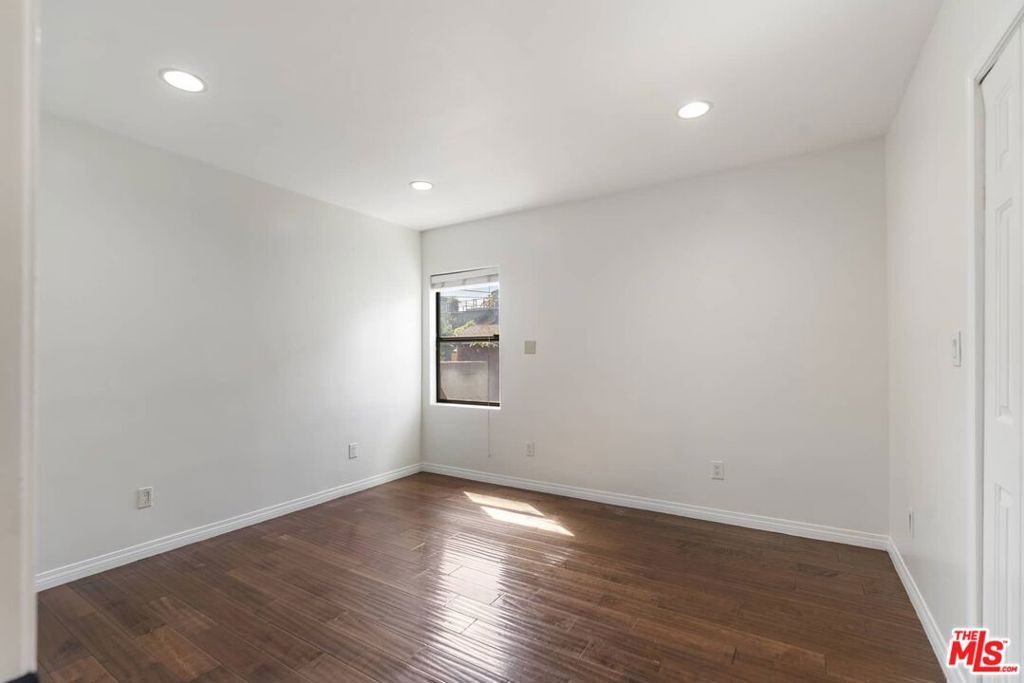 Image 9 of property listing at 12600 Appleton Way, Los Angeles, CA 90066
