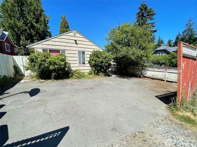 14301 Meridian Avenue N, Seattle, WA 98133