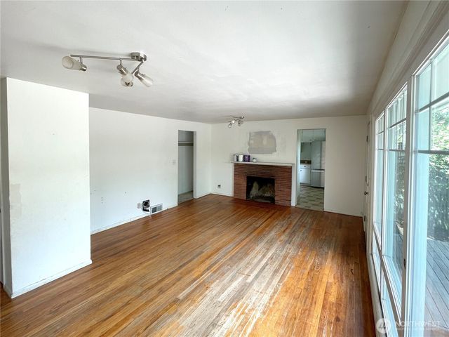 14301 Meridian Avenue N, Seattle, WA 98133