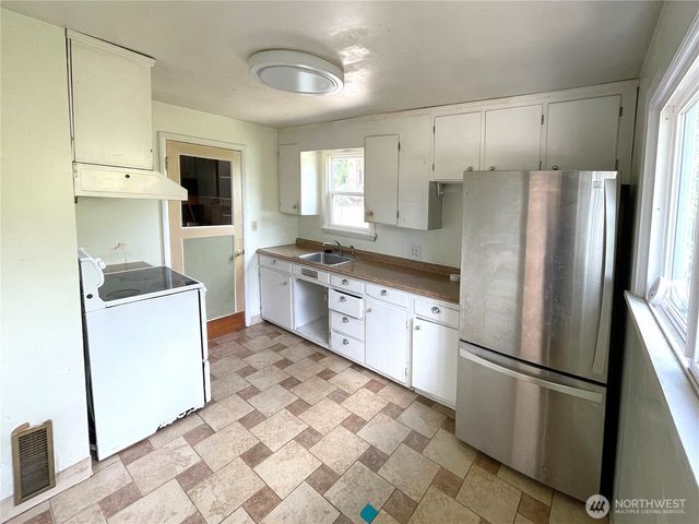 14301 Meridian Avenue N, Seattle, WA 98133