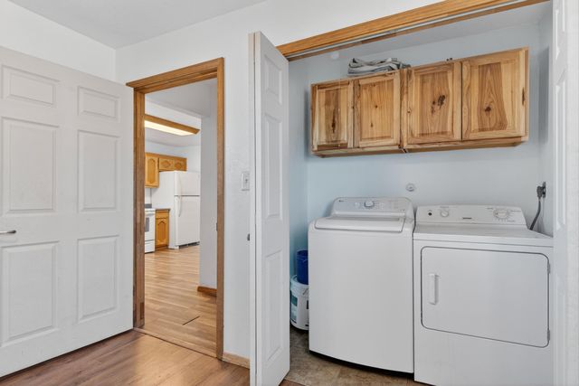 2 Blue Bonnet Drive, Los Lunas, NM 87031