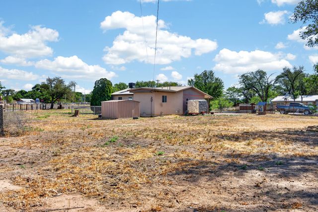 2 Blue Bonnet Drive, Los Lunas, NM 87031
