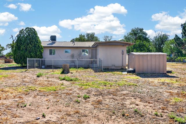 2 Blue Bonnet Drive, Los Lunas, NM 87031