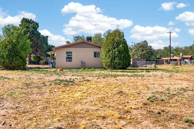 2 Blue Bonnet Drive, Los Lunas, NM 87031