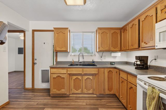 2 Blue Bonnet Drive, Los Lunas, NM 87031