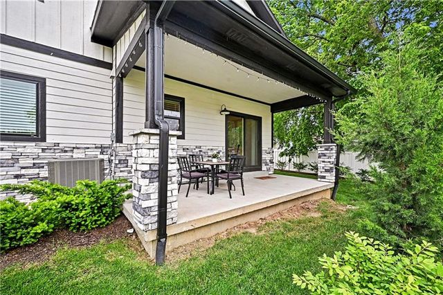 8820 Cortez Street, Overland Park, KS 66212