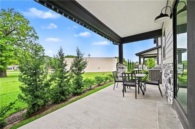 8820 Cortez Street, Overland Park, KS 66212