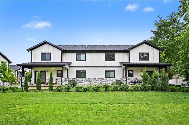 8820 Cortez Street, Overland Park, KS 66212