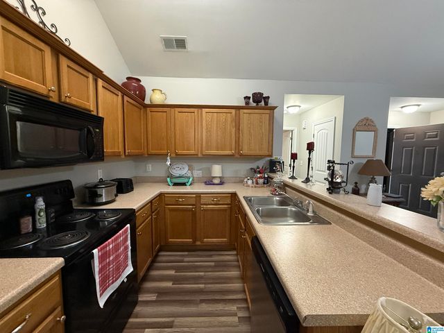 195 APRICOT LANE, Calera, AL 35040