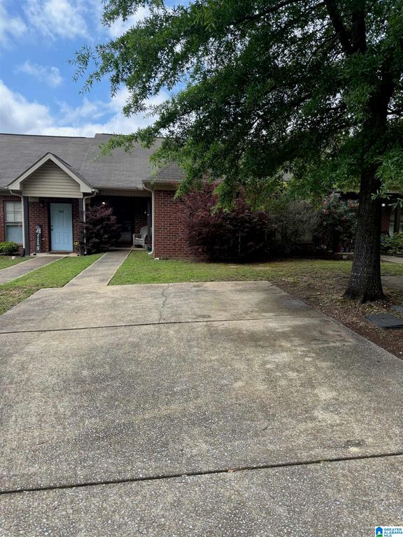 195 APRICOT LANE, Calera, AL 35040
