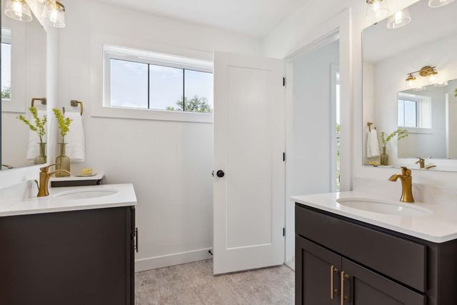 5522 Vista Trail, Victoria, MN 55386