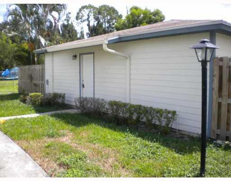 1834 My Pl Lane, West Palm Beach, FL 33417
