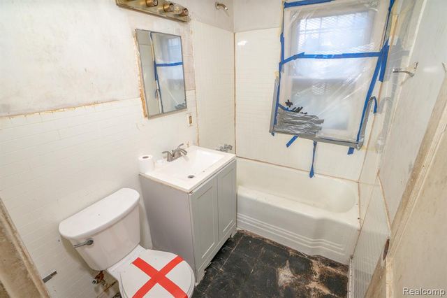 20255 Santa Rosa Drive, Detroit, MI 48221