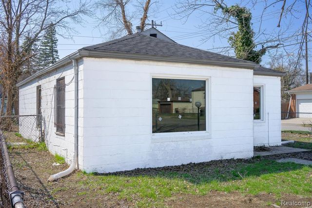 20255 Santa Rosa Drive, Detroit, MI 48221