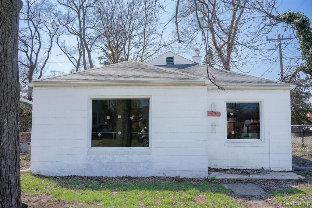 20255 Santa Rosa Drive, Detroit, MI 48221