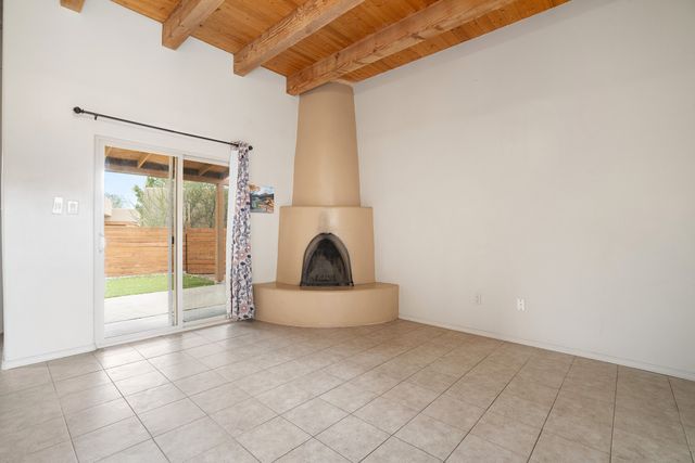 6638 Camino Rojo, Santa Fe, NM 87507