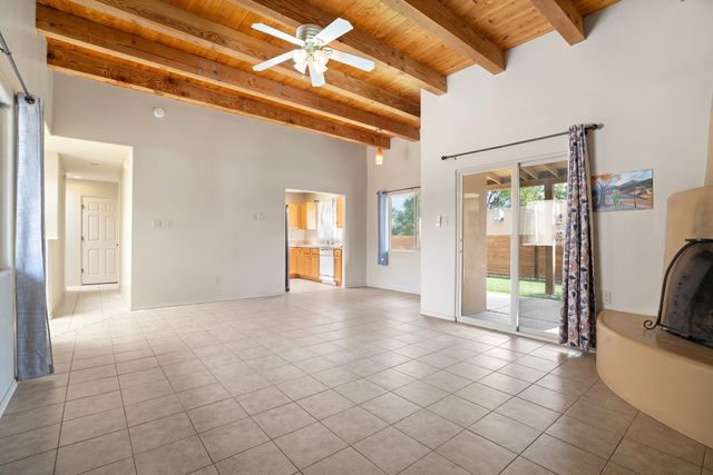 6638 Camino Rojo, Santa Fe, NM 87507