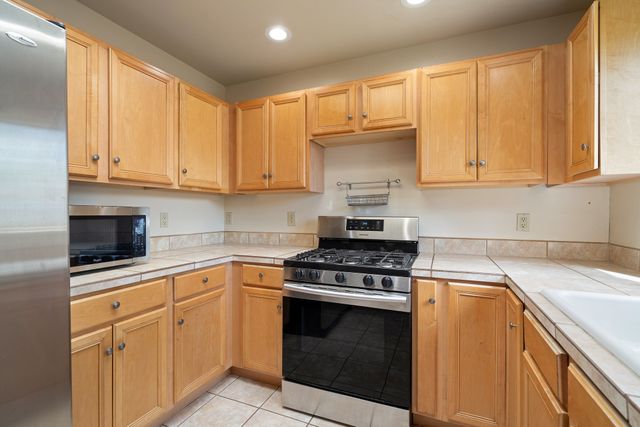 6638 Camino Rojo, Santa Fe, NM 87507