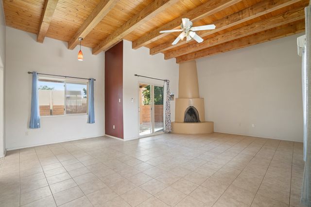 6638 Camino Rojo, Santa Fe, NM 87507