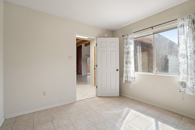 6638 Camino Rojo, Santa Fe, NM 87507
