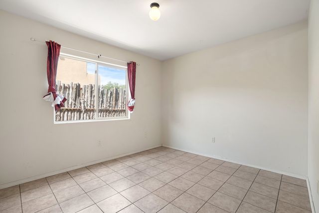 6638 Camino Rojo, Santa Fe, NM 87507