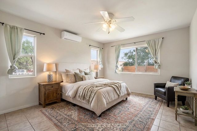 6638 Camino Rojo, Santa Fe, NM 87507