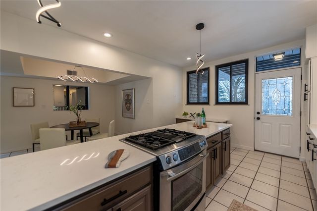 203 N Grandview Dr, Fox Chapel, PA 15215