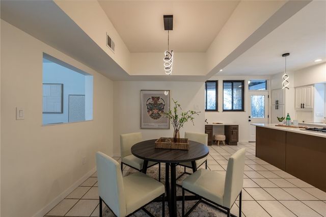 203 N Grandview Dr, Fox Chapel, PA 15215