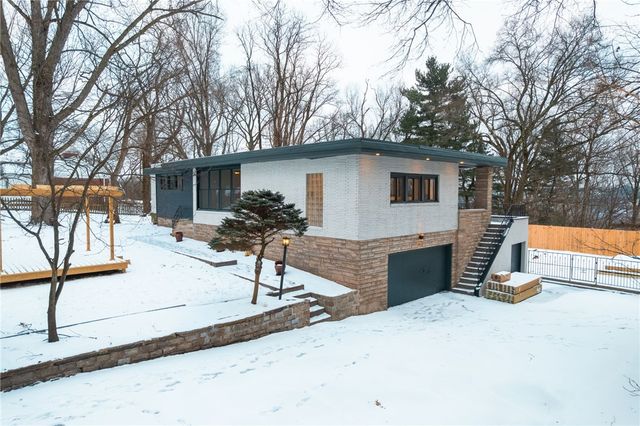 203 N Grandview Dr, Fox Chapel, PA 15215