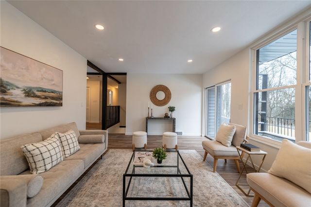 203 N Grandview Dr, Fox Chapel, PA 15215