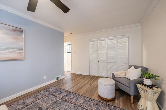 203 N Grandview Dr, Fox Chapel, PA 15215