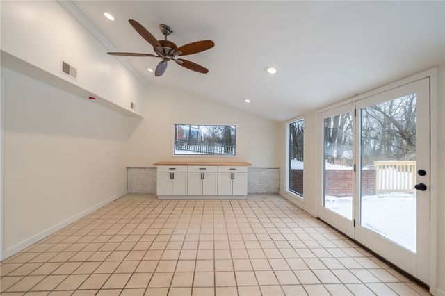 203 N Grandview Dr, Fox Chapel, PA 15215