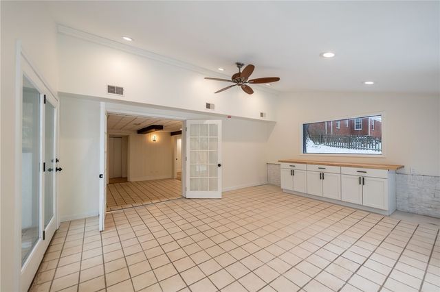 203 N Grandview Dr, Fox Chapel, PA 15215