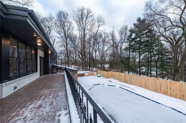 203 N Grandview Dr, Fox Chapel, PA 15215