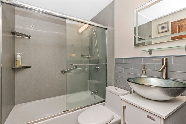 20 Miller St 11, Quincy, MA 02169
