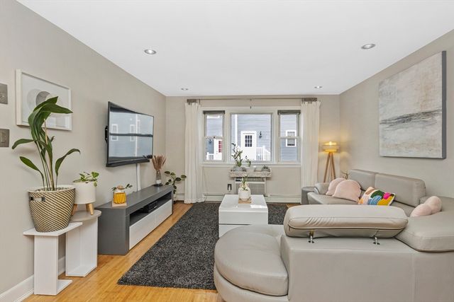 20 Miller St 11, Quincy, MA 02169